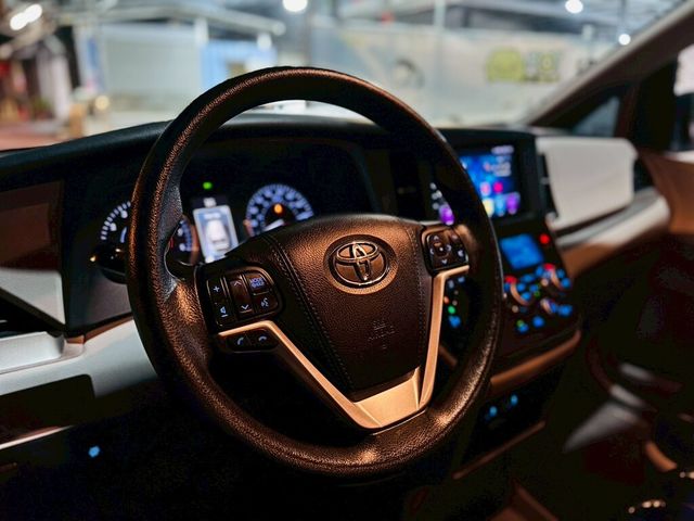 TOYOTA豐田 SIENNA  第6張相片