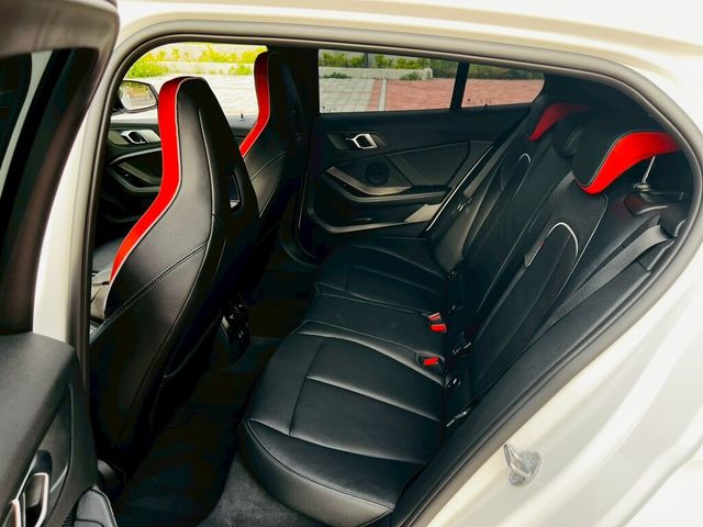 BMW寶馬 118I  第14張相片