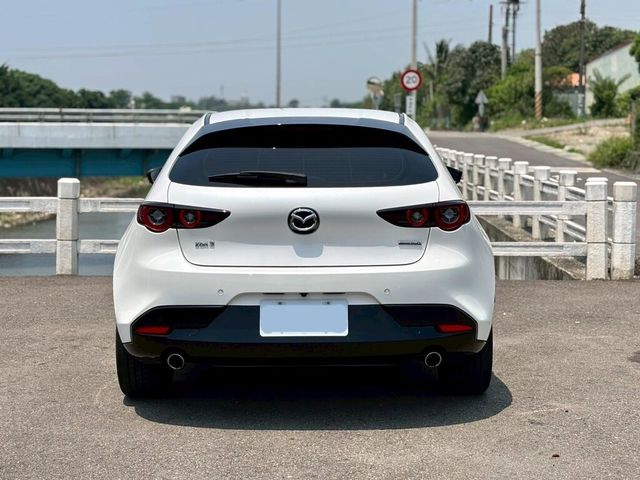 MAZDA馬自達 MAZDA 3  第3張相片