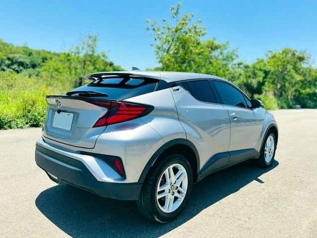 TOYOTA豐田 C-HR  第4張相片