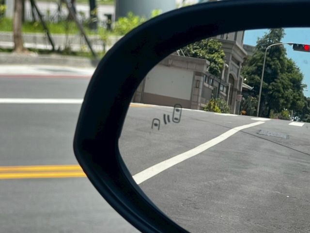 TOYOTA豐田 C-HR  第5張相片