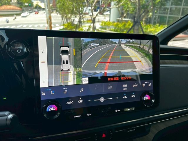 LEXUS凌志 LM350H  第11張相片