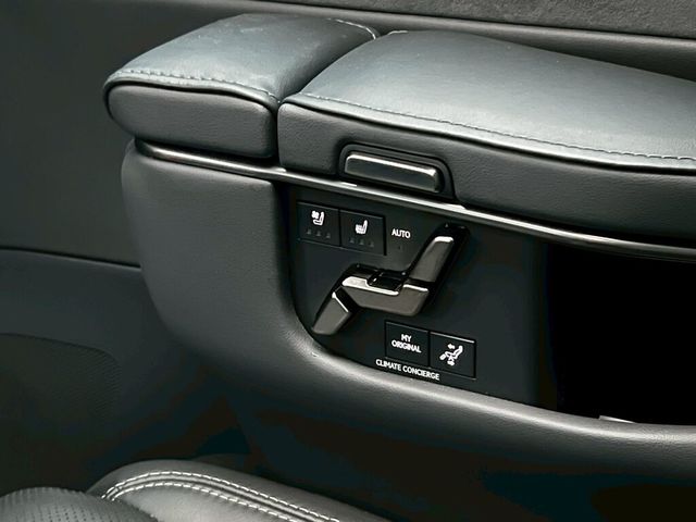 LEXUS凌志 LM350H  第17張相片
