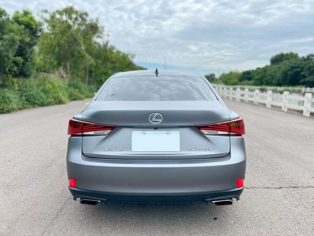 LEXUS凌志 IS200T  第3張相片