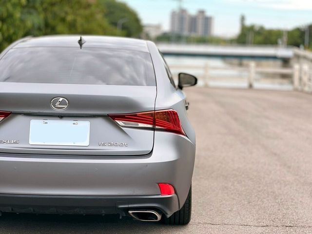 LEXUS凌志 IS200T  第5張相片