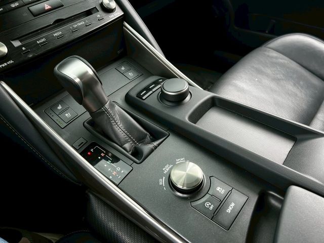 LEXUS凌志 IS200T  第12張相片