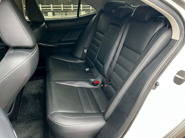 LEXUS凌志 IS200T  第14張相片