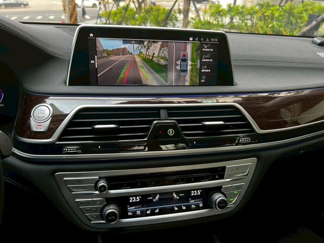 BMW寶馬 730I  第13張相片