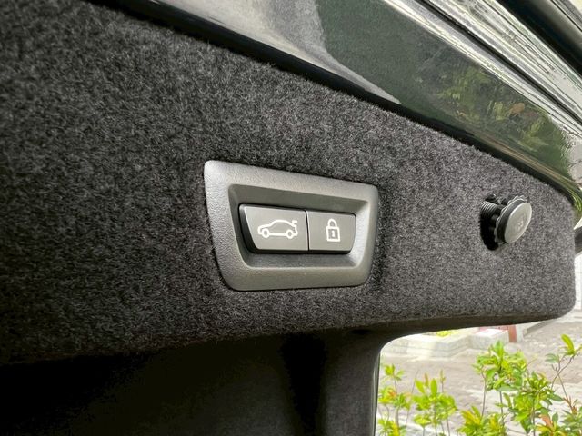 BMW寶馬 730I  第18張相片