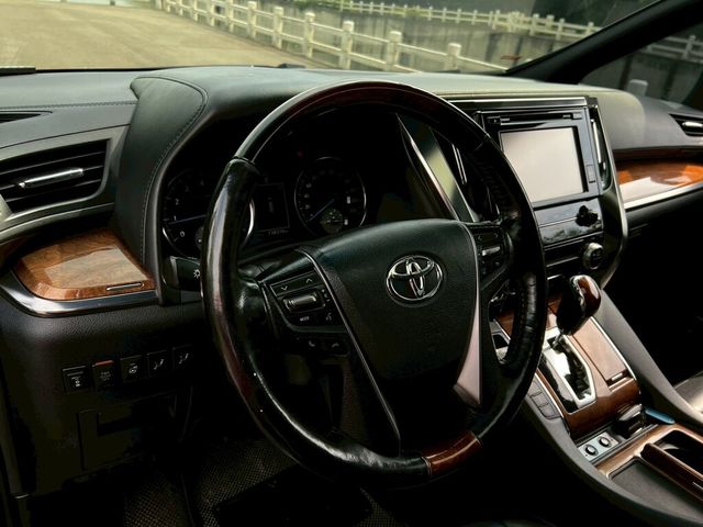 TOYOTA豐田 ALPHARD  第8張相片