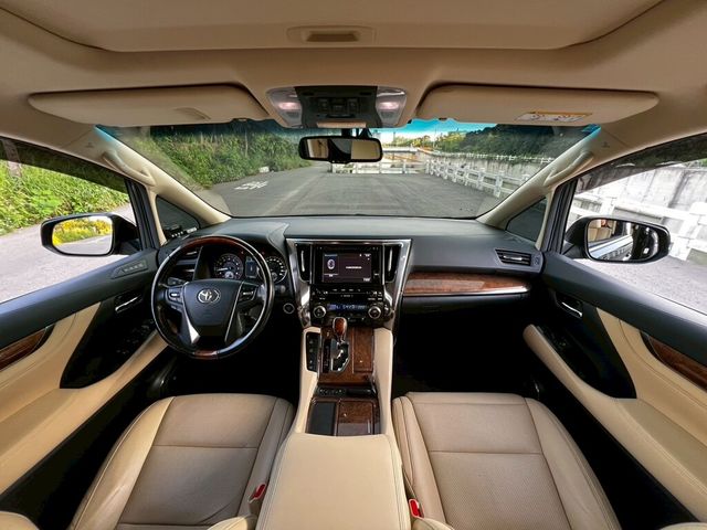 TOYOTA豐田 ALPHARD  第5張相片