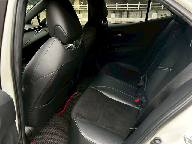 TOYOTA豐田 AURIS  第18張相片
