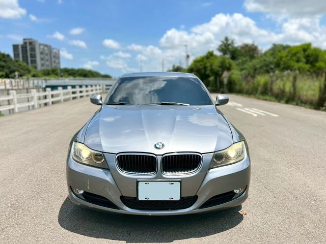 BMW寶馬 318D SEDAN  第2張相片