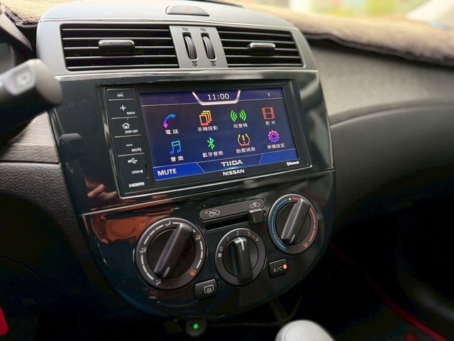 NISSAN日產 TIIDA  第10張相片