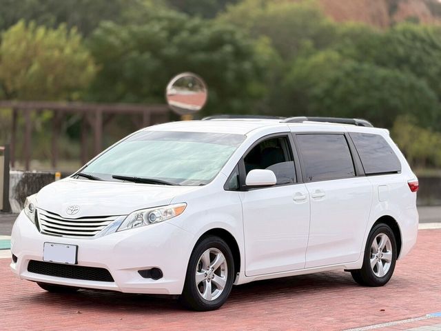 TOYOTA豐田 SIENNA  第1張相片