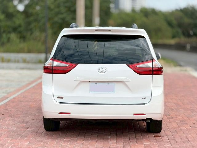 TOYOTA豐田 SIENNA  第3張相片