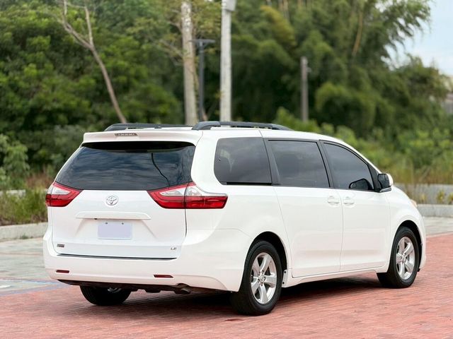 TOYOTA豐田 SIENNA  第4張相片