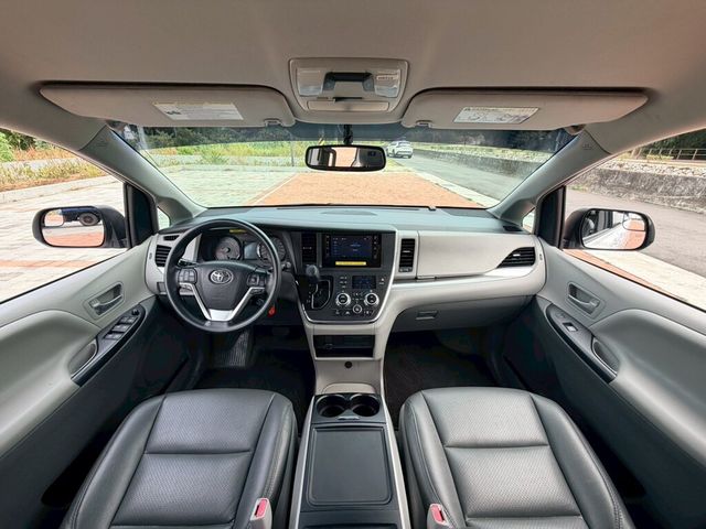 TOYOTA豐田 SIENNA  第6張相片