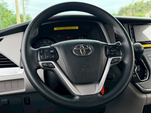 TOYOTA豐田 SIENNA  第8張相片