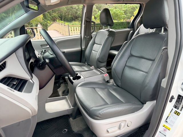 TOYOTA豐田 SIENNA  第13張相片