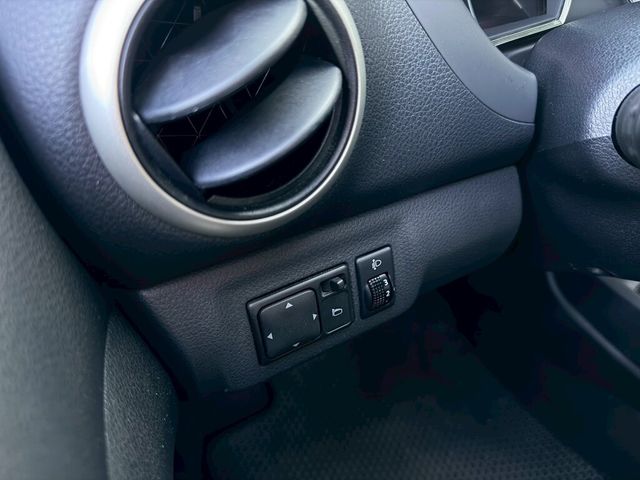 NISSAN日產 LIVINA  第7張相片