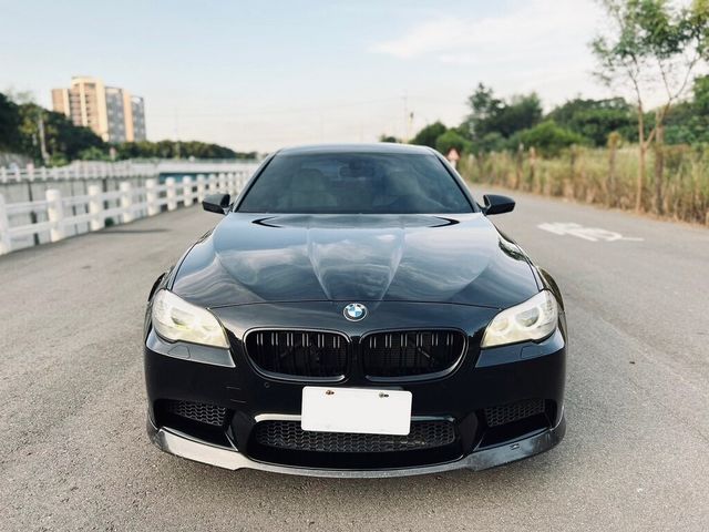 BMW寶馬 M5  第2張相片