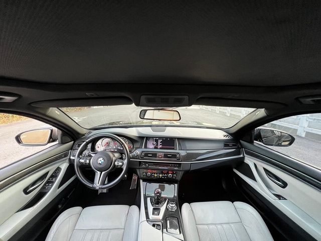 BMW寶馬 M5  第5張相片