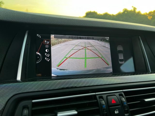 BMW寶馬 M5  第10張相片