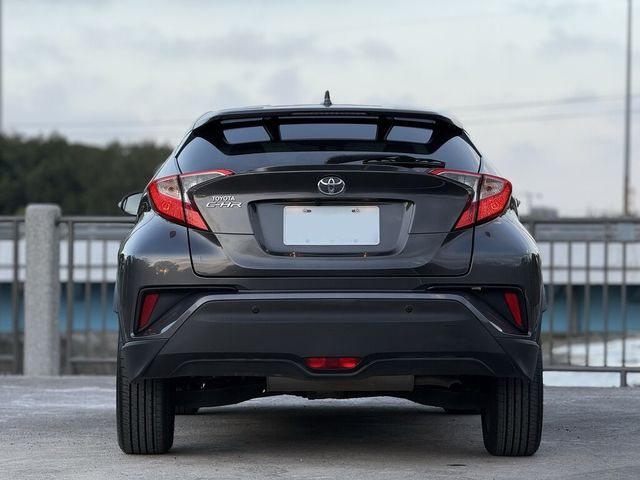 TOYOTA豐田 C-HR  第3張相片