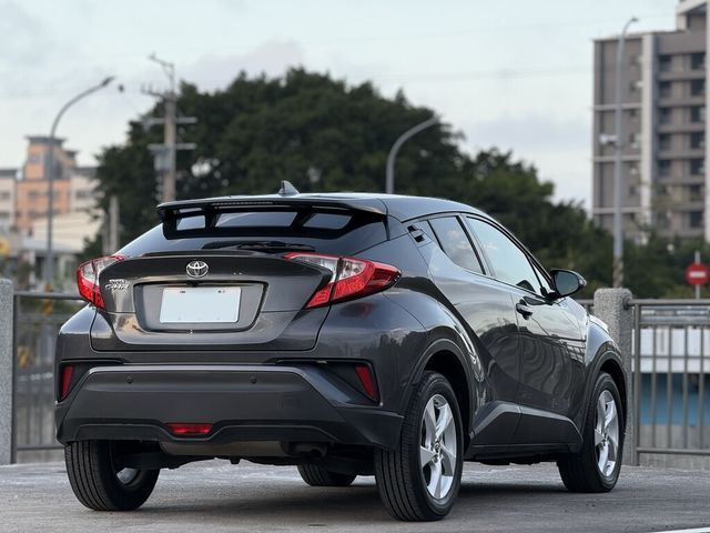 TOYOTA豐田 C-HR  第4張相片