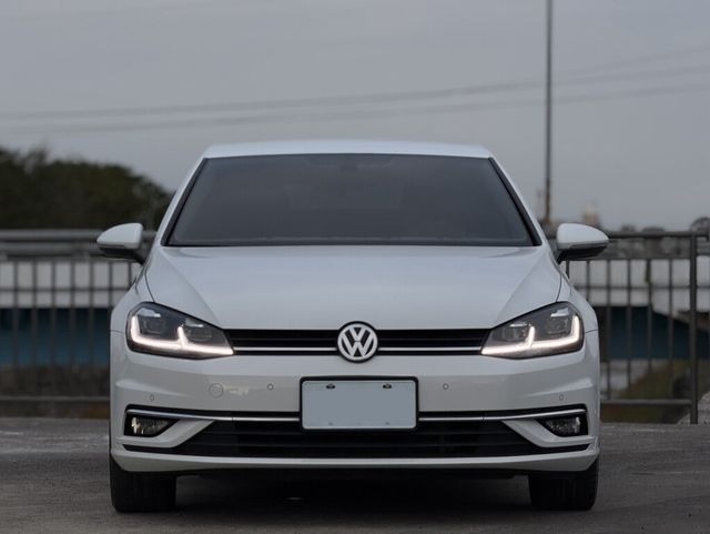 VOLKSWAGEN福斯 GOLF  第2張相片