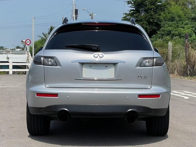 INFINITI無限 FX35  第3張相片