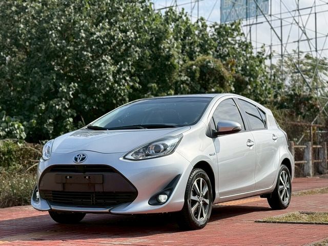 TOYOTA豐田 PRIUS C  第1張相片