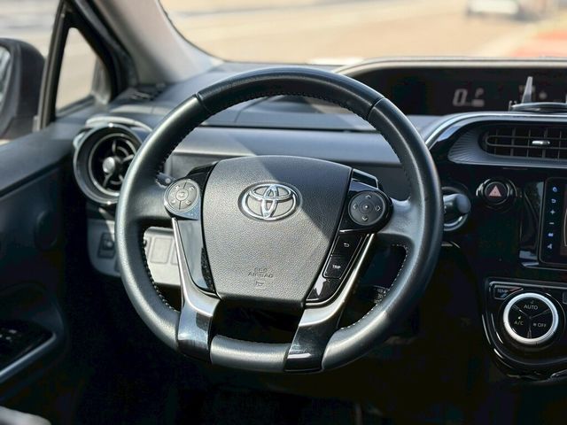TOYOTA豐田 PRIUS C  第6張相片
