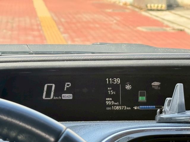 TOYOTA豐田 PRIUS C  第8張相片