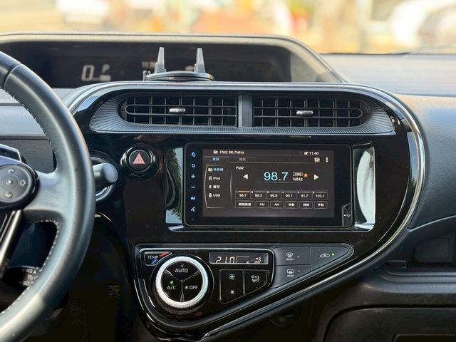 TOYOTA豐田 PRIUS C  第10張相片