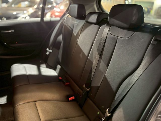 BMW寶馬 118I  第11張相片