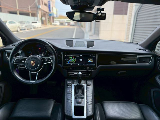 PORSCHE保時捷 MACAN  第7張相片