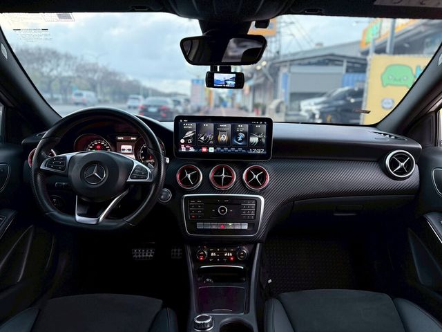 M-BENZ賓士 A180  第5張相片