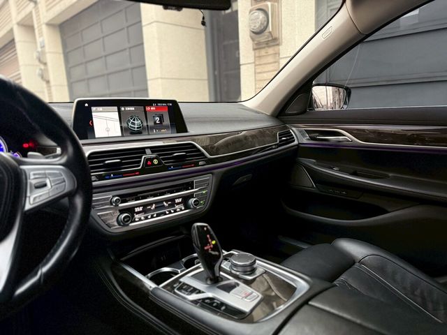 BMW寶馬 740LI  第10張相片