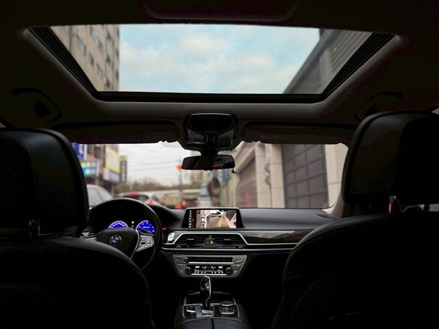BMW寶馬 740LI  第12張相片
