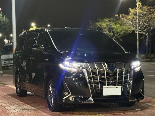 TOYOTA豐田 ALPHARD  第2張相片