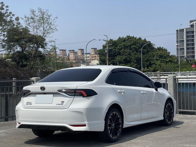 TOYOTA豐田 COROLLA ALTIS HYBRID  第4張相片