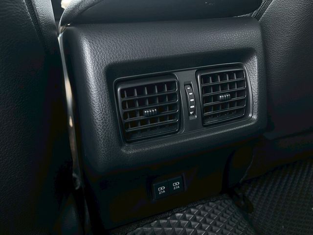 TOYOTA豐田 CAMRY  第15張相片