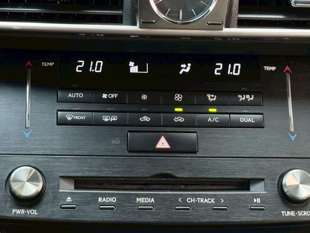 LEXUS凌志 IS 300  第13張相片