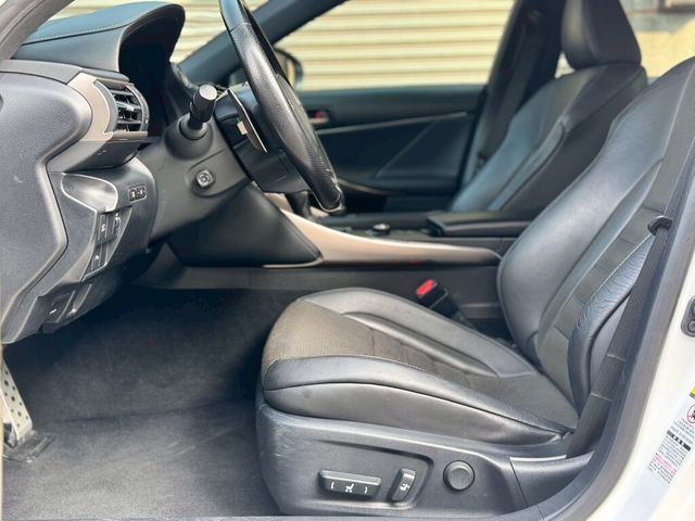 LEXUS凌志 IS 300  第16張相片