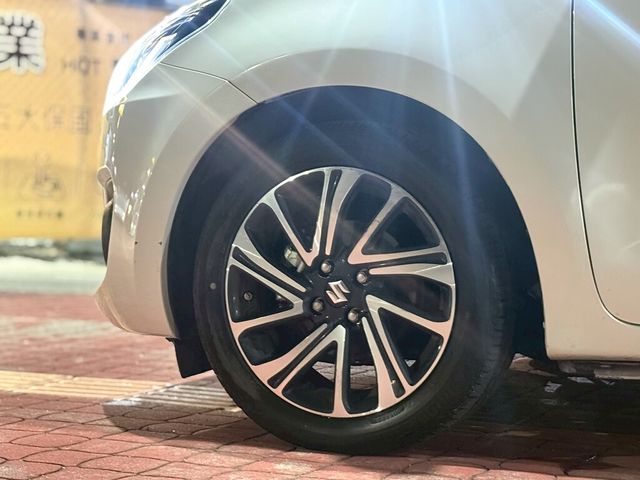 SUZUKI鈴木 SWIFT  第3張相片