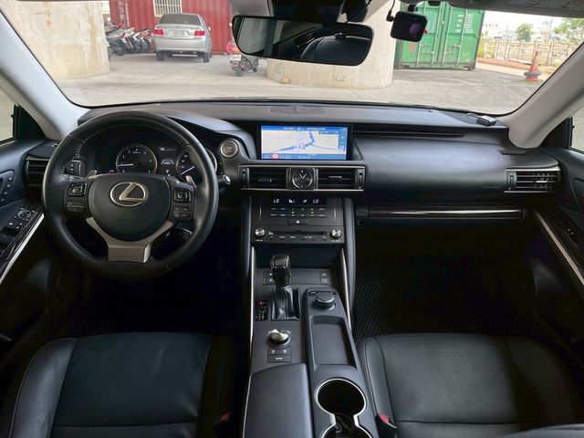 LEXUS凌志 IS 300  第5張相片