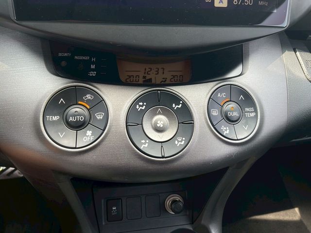 TOYOTA豐田 RAV4  第12張相片