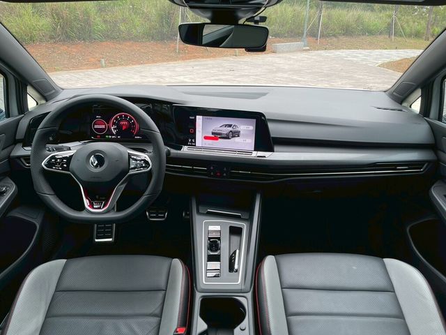 VOLKSWAGEN福斯 GOLF GTI  第5張相片